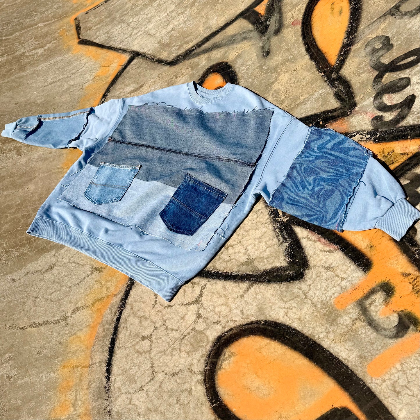 BADASS STITCH — Sweatshirt Rework M