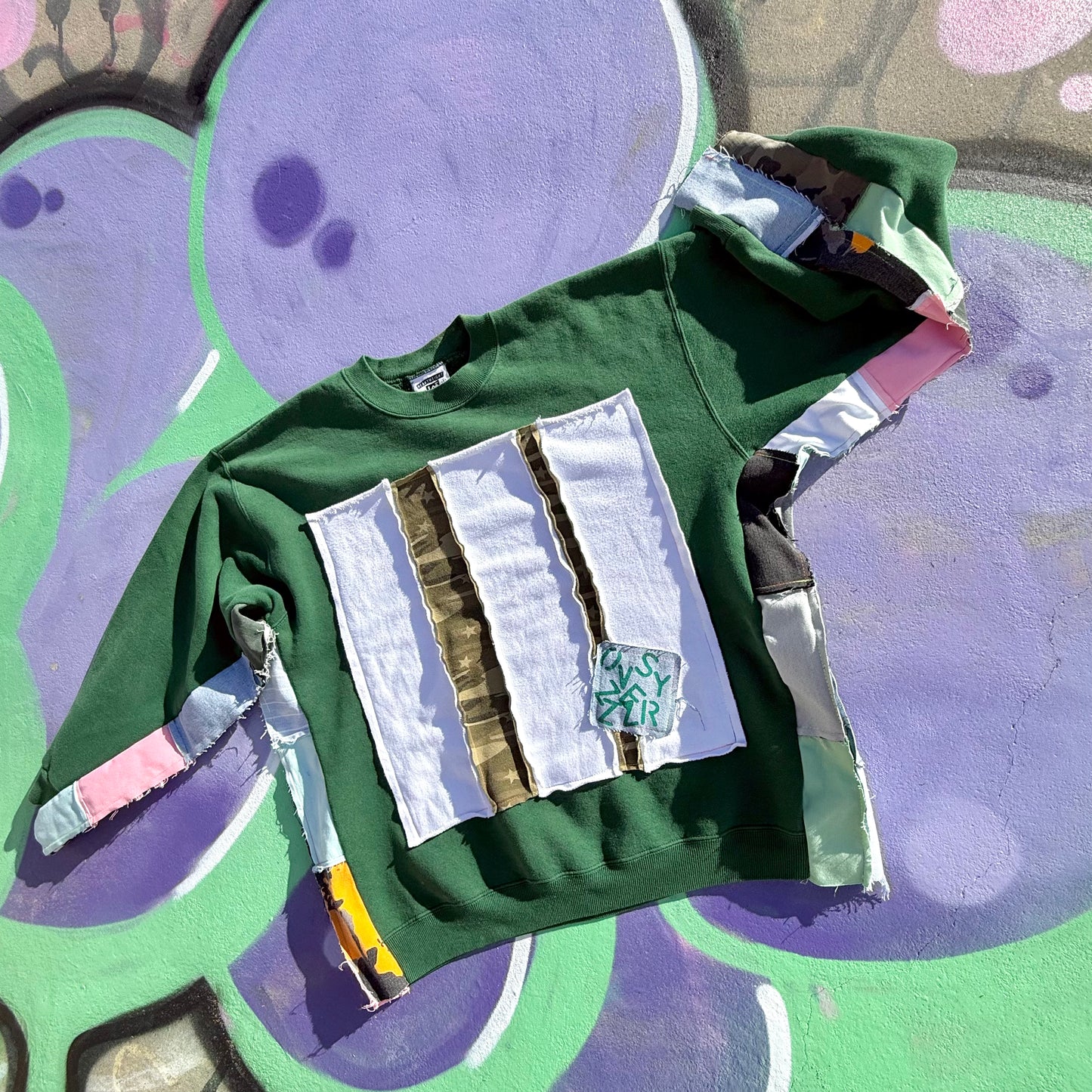 DECKED OUT — Sweatshirt Rework 4XL