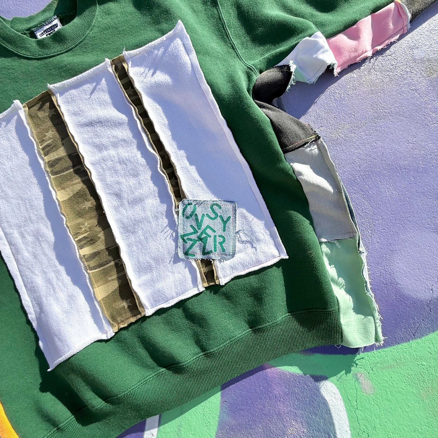 DECKED OUT — Sweatshirt Rework 4XL