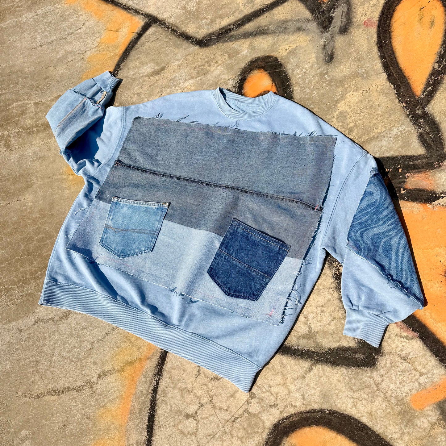 BADASS STITCH — Sweatshirt Rework M